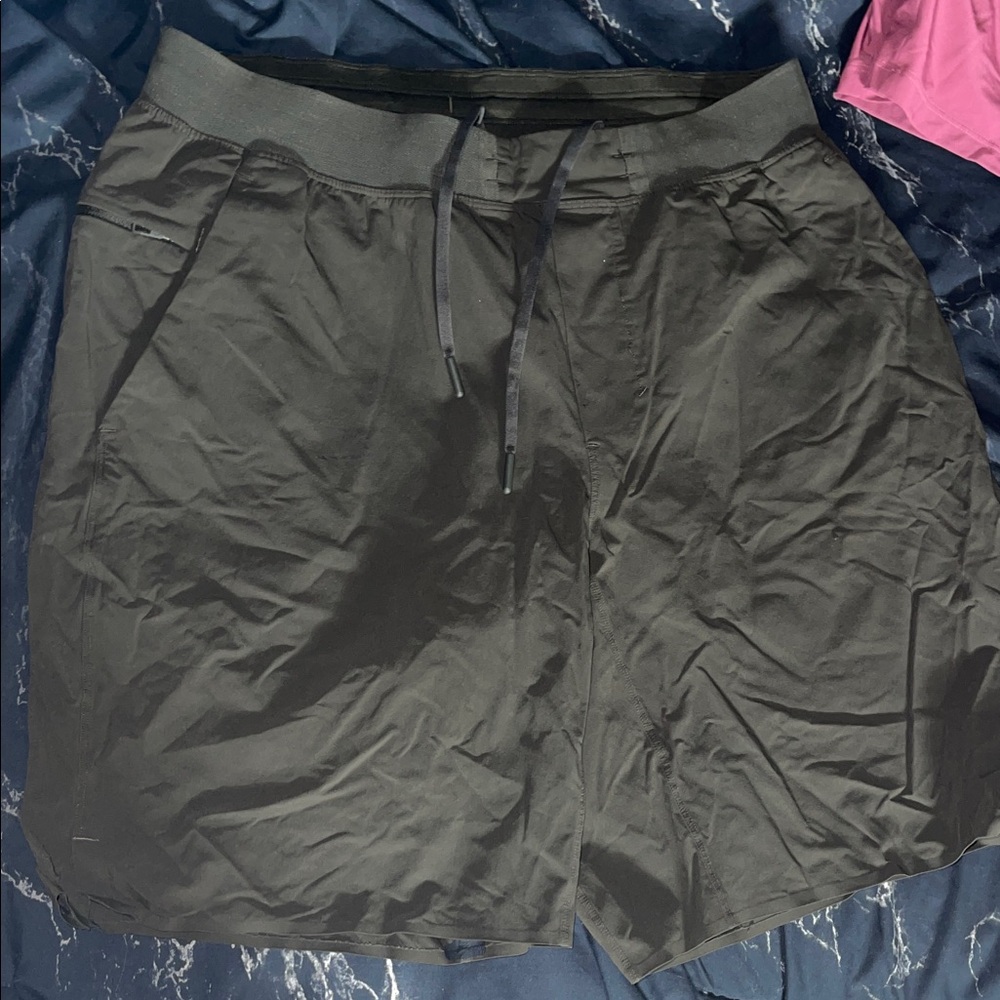 Men’s forest green lululemon shorts large